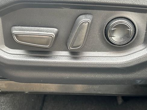 Used 2023 Toyota Sequoia Limited image 9