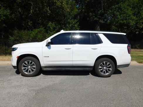Used 2024 Chevrolet Tahoe LT w/ LT Signature Package AWD/4WD image 2