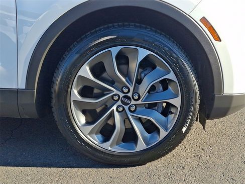 Used 2022 Lincoln Nautilus Reserve w/ Cargo Utility Package image 9