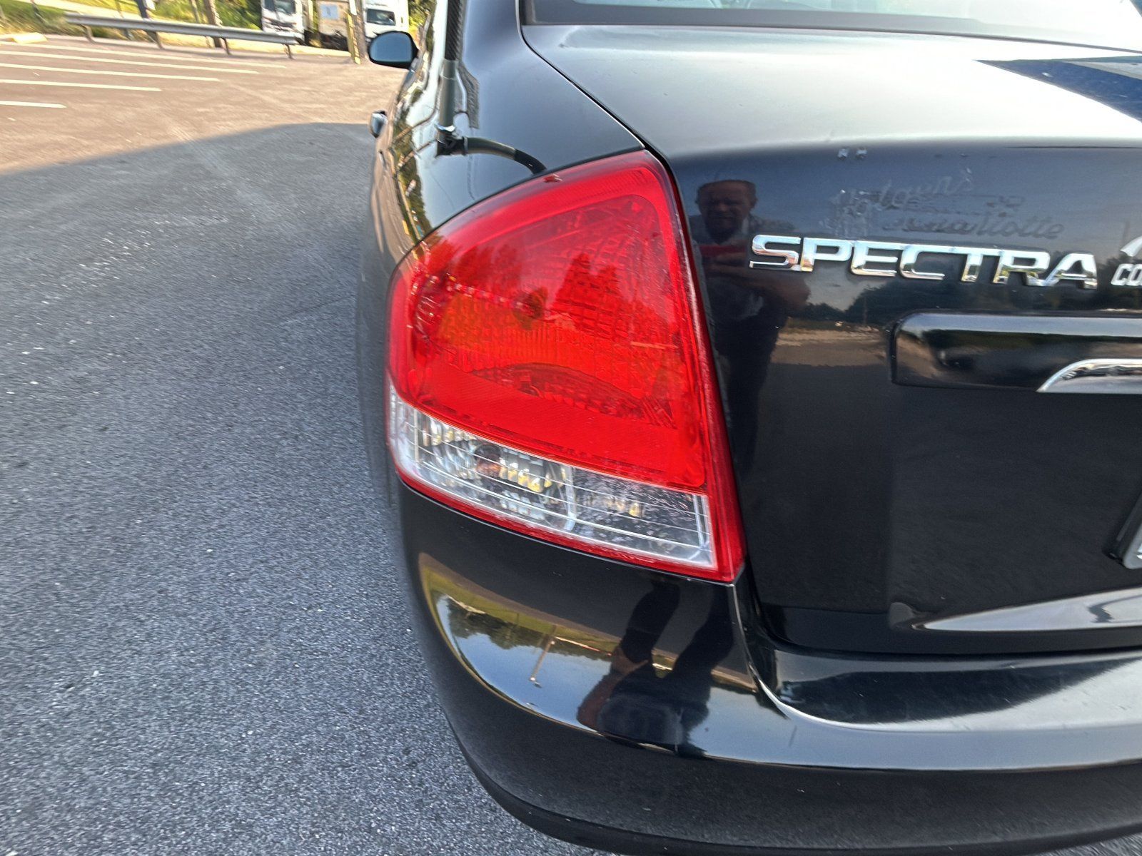 Used 2008 Kia Spectra EX FWD image 12