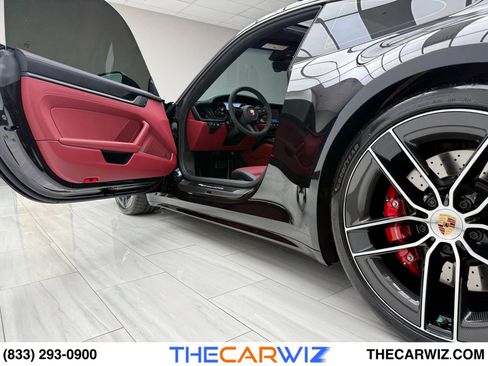 Used 2025 Porsche 911 Carrera 4 GTS image 31