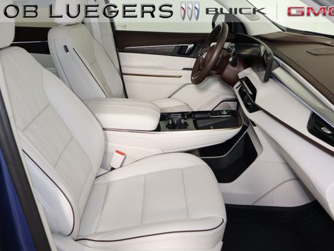 Certified 2026 Buick Enclave Avenir w/ Super Cruise Package AWD/4WD image 19
