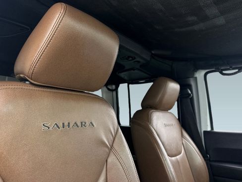 Used 2016 Jeep Wrangler Unlimited Sahara w/ Connectivity Group image 26