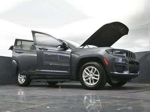 Used 2023 Jeep Grand Cherokee L Laredo w/ Luxury Tech Group I AWD/4WD image 46