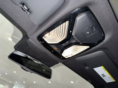 New 2026 BMW X5 sDrive40i w/ Climate Comfort Package image 22