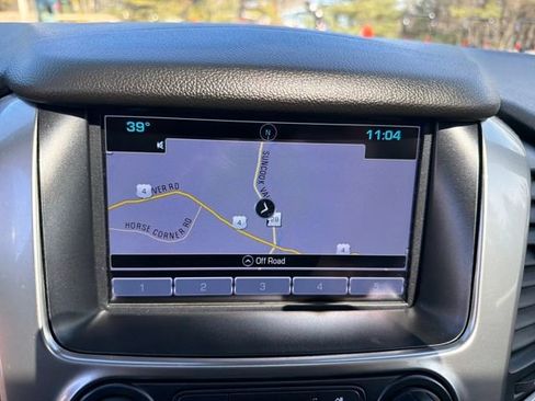 Used 2017 Chevrolet Suburban LT image 21