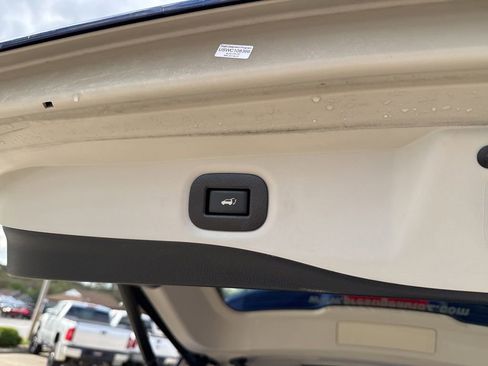 Used 2018 Nissan Rogue SV AWD/4WD image 49