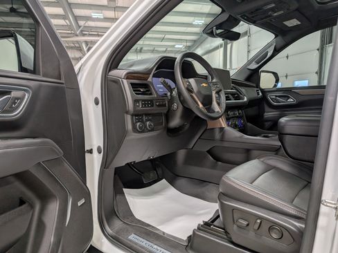Used 2023 Chevrolet Tahoe High Country AWD/4WD image 14