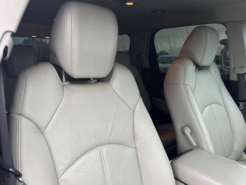 Used 2008 GMC Acadia SLT w/ Convenience Package image 17