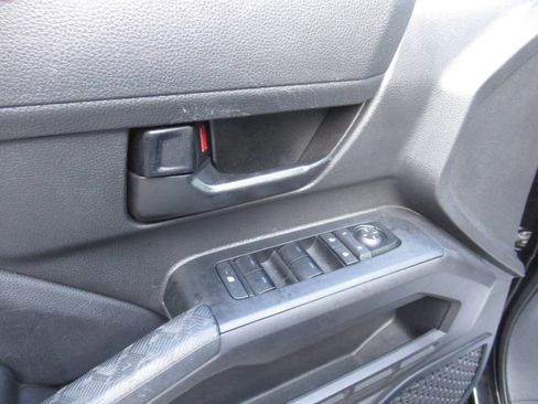 Used 2024 Toyota Tacoma SR5 AWD/4WD image 17