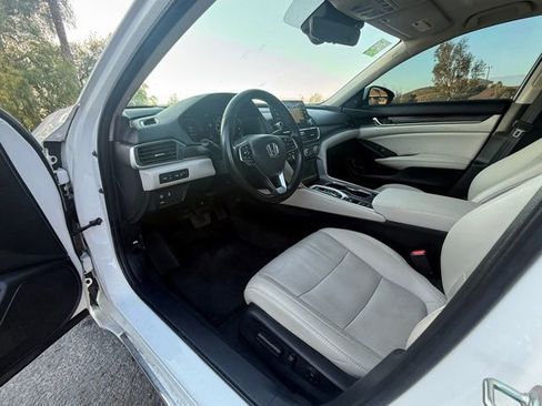 Used 2019 Honda Accord Touring image 8