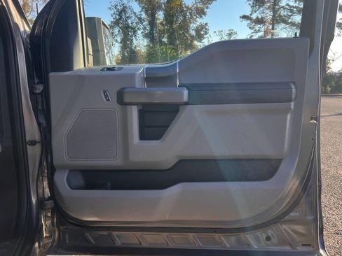 Used 2016 Ford F150 XLT w/ Equipment Group 301A Mid image 16