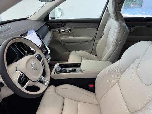 Used 2026 Volvo XC90 B6 Ultra w/ Protection Package image 16