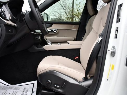 New 2026 Volvo XC90 B6 Plus w/ Protection Package Premier AWD/4WD image 13