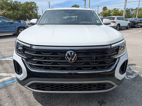 Certified 2024 Volkswagen Atlas Cross Sport SE FWD image 9