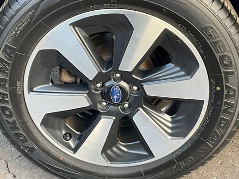 Used 2017 Subaru Forester 2.5i w/ Alloy Wheel Package image 8