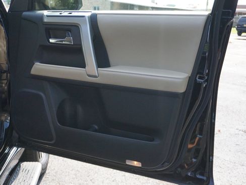 Used 2016 Toyota 4Runner Limited AWD/4WD image 12