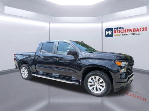 Used 2023 Chevrolet Silverado 1500 Custom RWD image 2