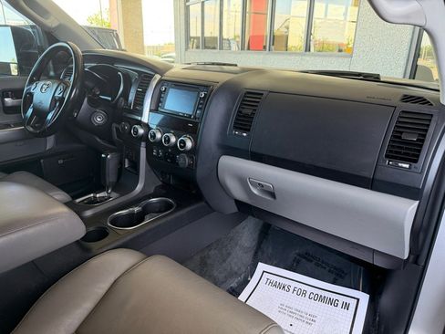 Used 2018 Toyota Sequoia Limited w/ Safety & Convenience Package AWD/4WD image 41