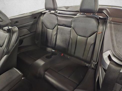 Used 2024 BMW M440i Convertible w/ Premium Package image 17