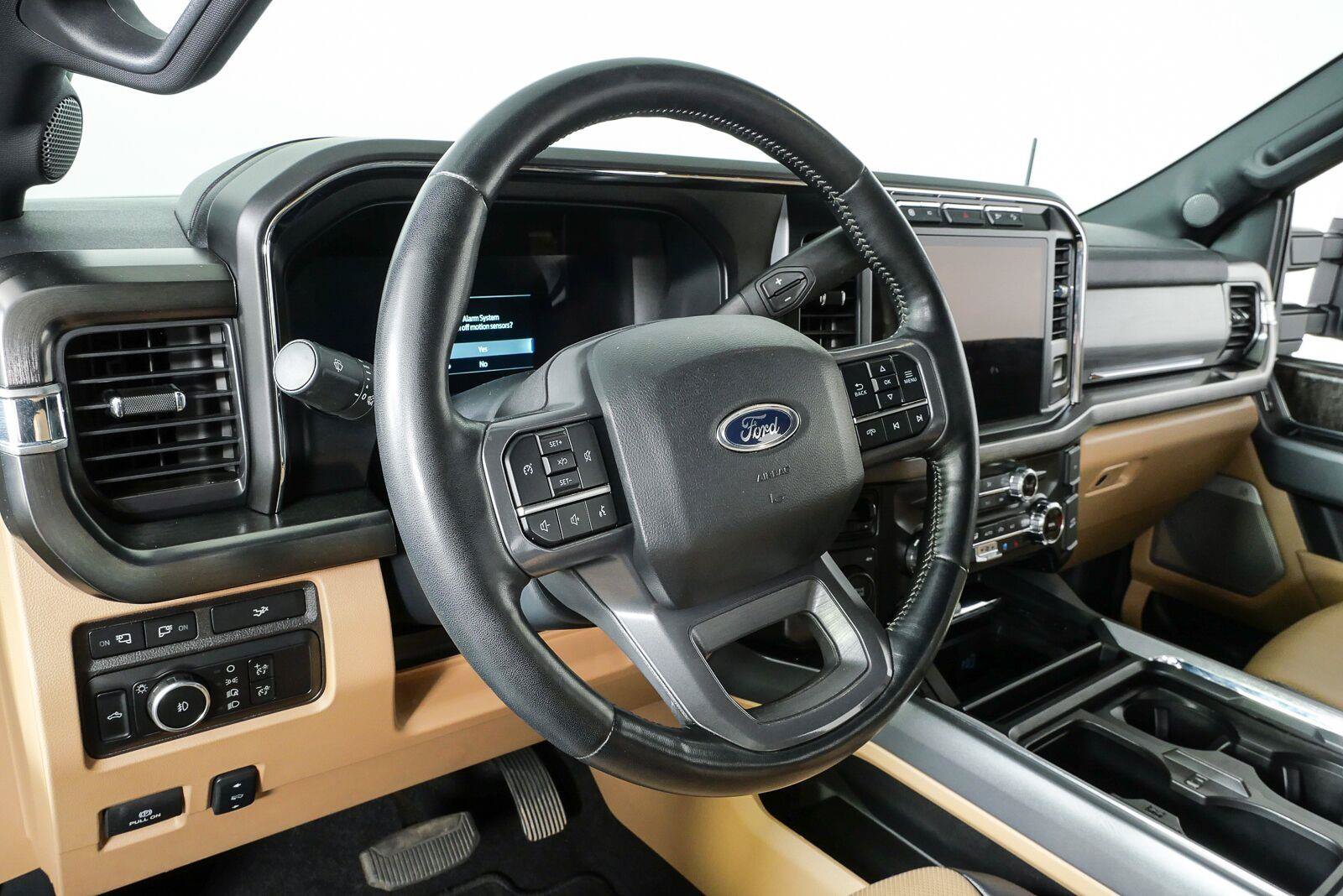 Used 2024 Ford F250 Lariat w/ Chrome Package AWD/4WD image 5