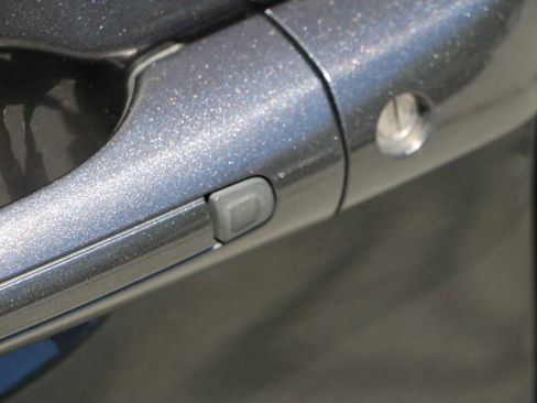 Used 2023 Chrysler Voyager LX FWD image 16