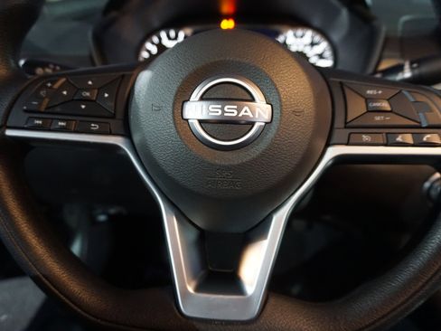 Used 2024 Nissan Altima 2.5 SV image 8