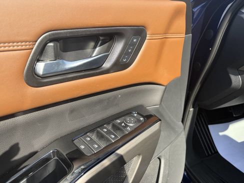 Used 2023 Nissan Pathfinder Platinum image 14