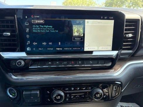 Used 2025 Chevrolet Silverado 1500 LT AWD/4WD image 15