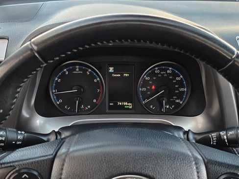 Used 2018 Toyota RAV4 XLE w/ Plus Extra Value Package image 17