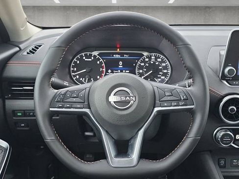 Certified 2025 Nissan Sentra SR FWD image 21