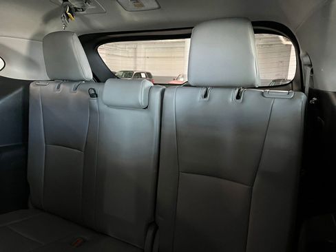Used 2022 Toyota Highlander XLE AWD/4WD image 41