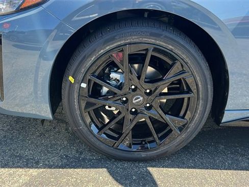 New 2025 Nissan Sentra SR w/ Midnight Edition image 10