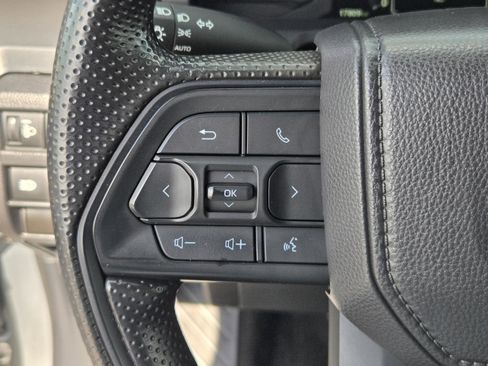 Used 2025 Toyota Tacoma SR image 15