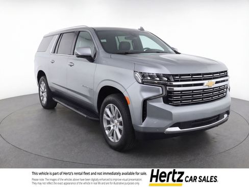 Used 2023 Chevrolet Suburban Premier image 1