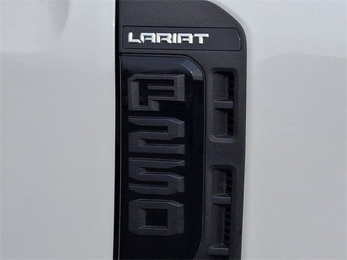 Used 2023 Ford F250 Lariat w/ Lariat Ultimate Package image 33