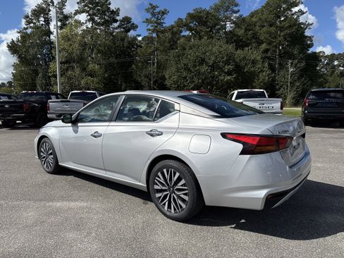 Used 2024 Nissan Altima 2.5 SV image 24