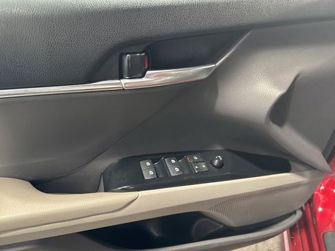 Used 2018 Toyota Camry SE FWD image 26