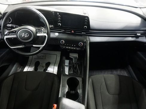 Used 2021 Hyundai Elantra SEL w/ Convenience Package image 23