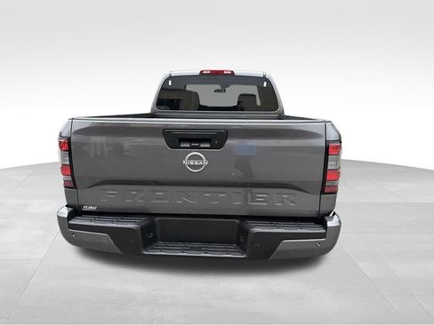 Used 2025 Nissan Frontier SV RWD image 5