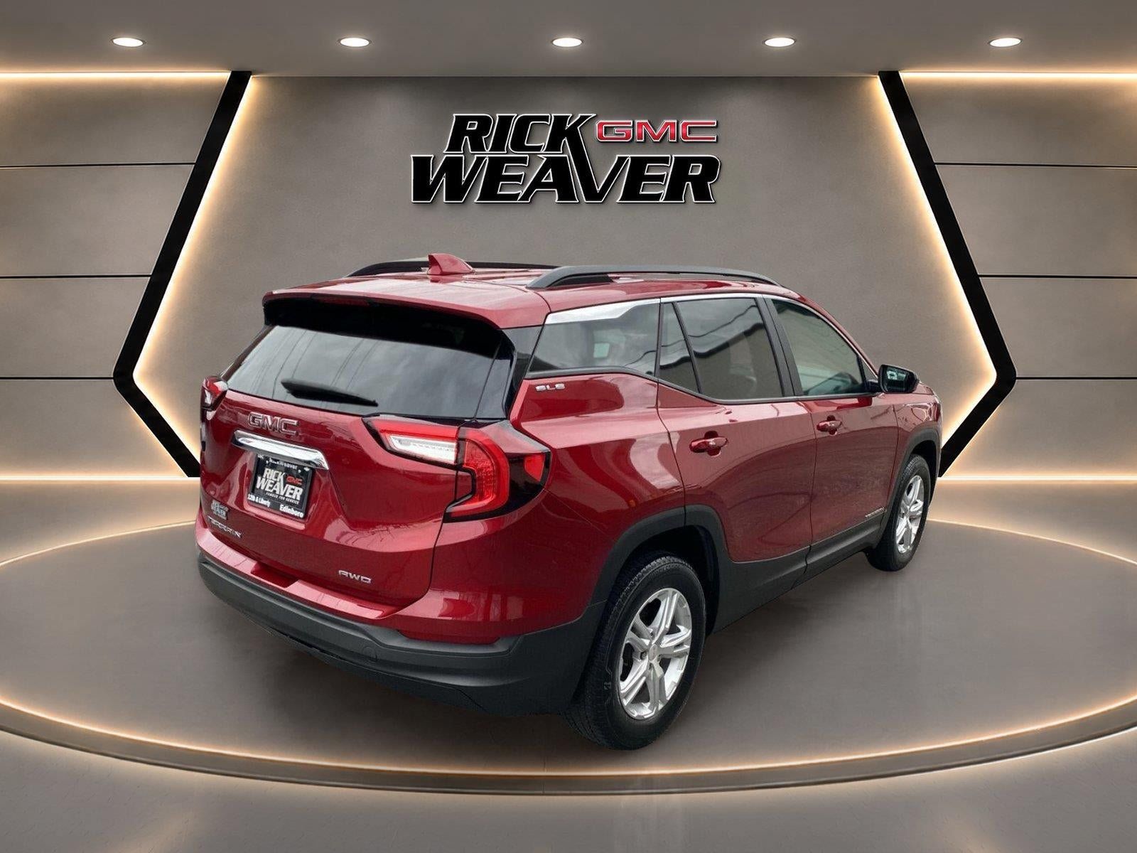 Used 2024 GMC Terrain SLE w/ Driver Convenience Package AWD/4WD image 6