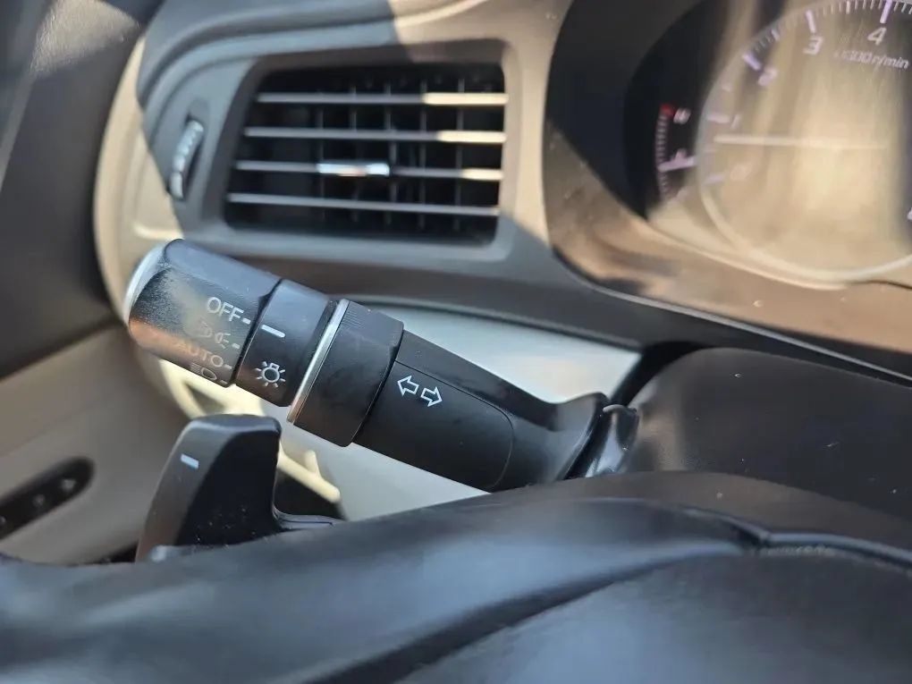 Used 2017 Acura ILX FWD image 21