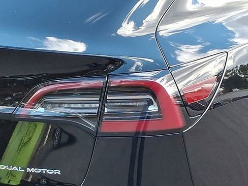 Used 2022 Tesla Model 3 Long Range image 12