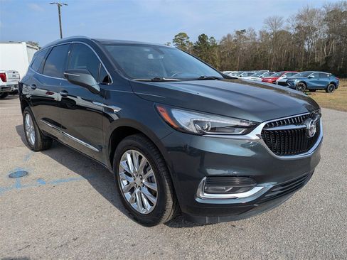 Used 2019 Buick Enclave Essence image 2