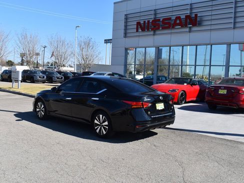 Used 2021 Nissan Altima 2.5 SV image 5