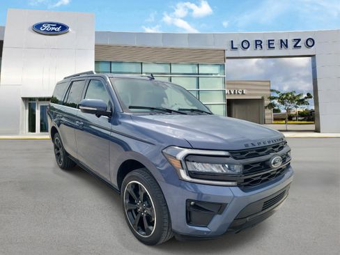 Used 2023 Ford Expedition Limited RWD image 3
