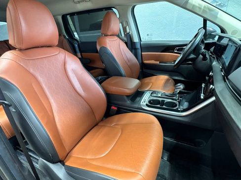 Used 2024 Kia Carnival SX FWD image 31