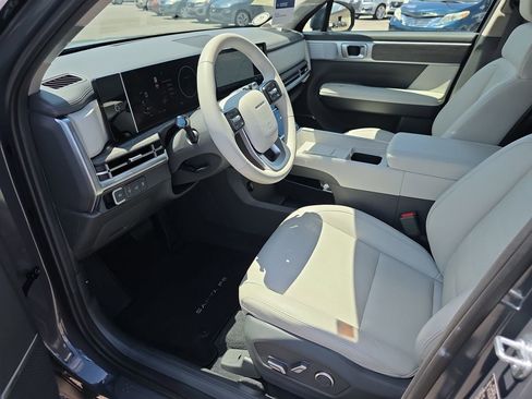 Used 2025 Hyundai Santa Fe Limited FWD image 10