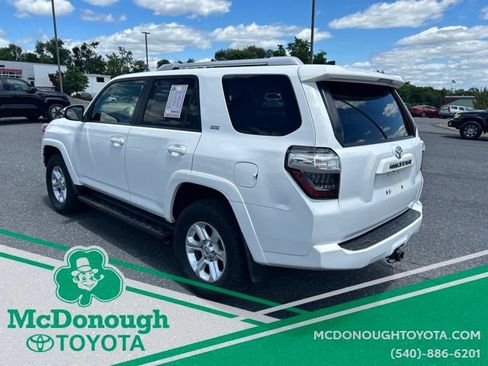 Used 2016 Toyota 4Runner SR5 Premium AWD/4WD image 2