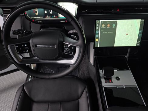New 2026 Land Rover Range Rover Long Wheelbase SE AWD/4WD image 13